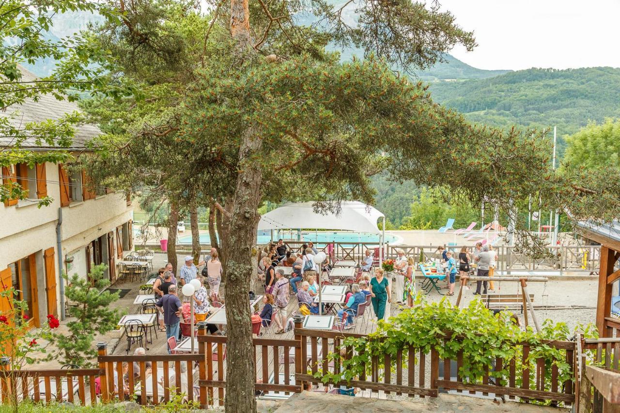 Camping Le Champ Long Otel La Salle-en-Beaumont Dış mekan fotoğraf