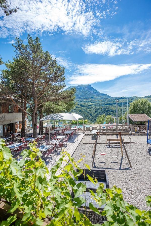 Camping Le Champ Long Otel La Salle-en-Beaumont Dış mekan fotoğraf